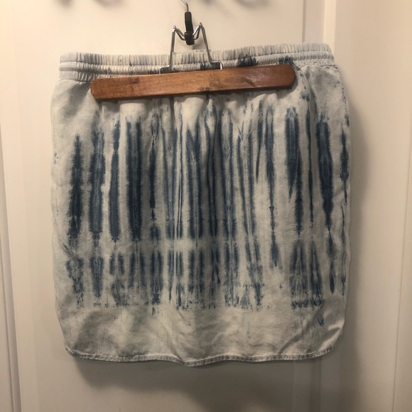 Cloth & Stone white and blue tie-dye skirt - Picture 2 of 3